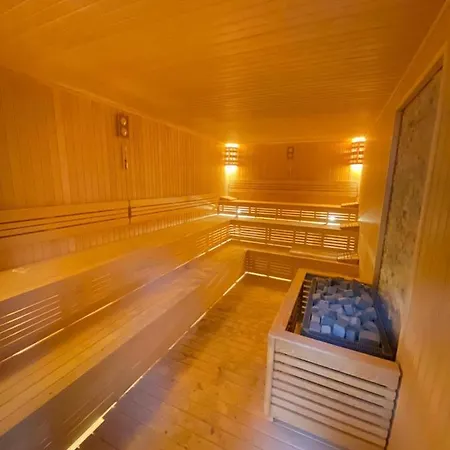 2 Bedroom In Comfortable As Your Own Apartment *